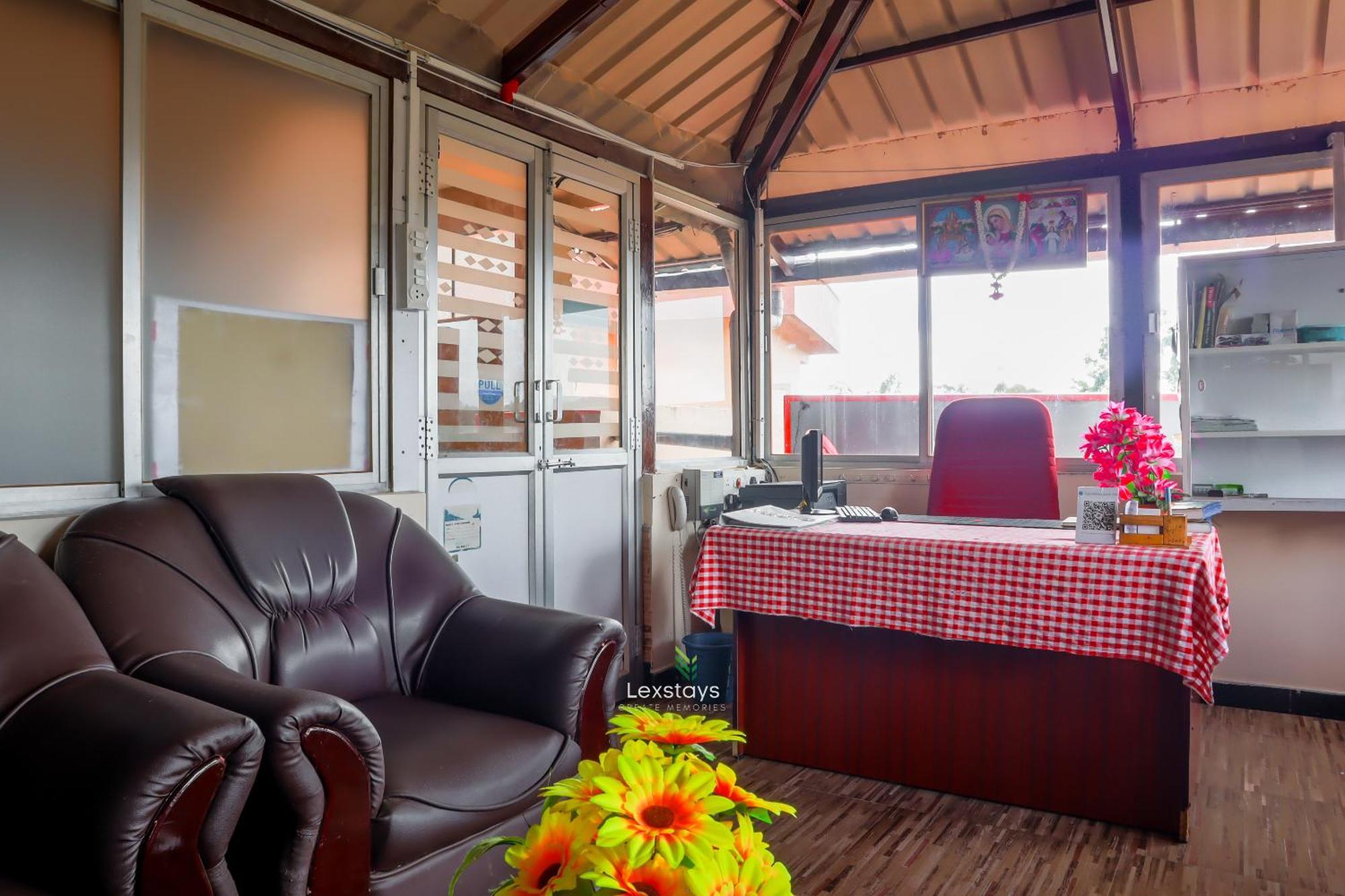 Vijaya Deepa Guest House By Lexstays Coonoor Exterior foto